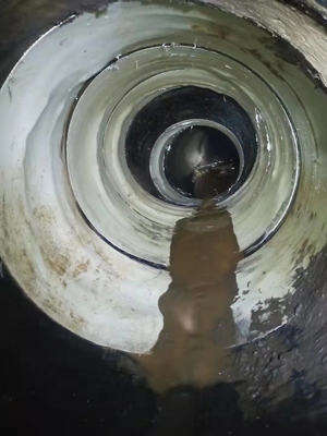 该图片为点状原为固化修复后的真实效果，管道修复材料已经与管道内壁完全贴合，且已经固化，达到点状原为固化修复规范验收标准。